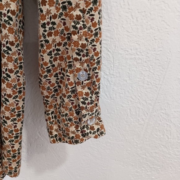 King Universal Floral Button Up Shirt - Picture 5 of 6